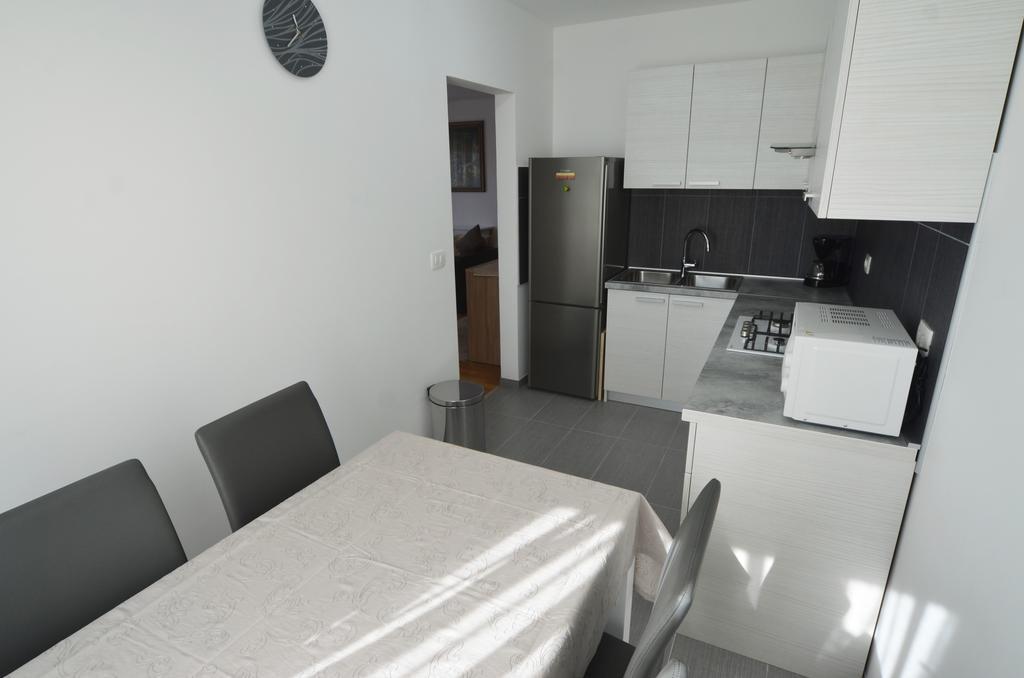 Apartment Dina 52 Rovinj Exterior photo