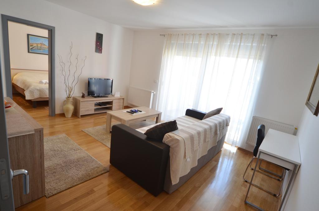 Apartment Dina 52 Rovinj Exterior photo